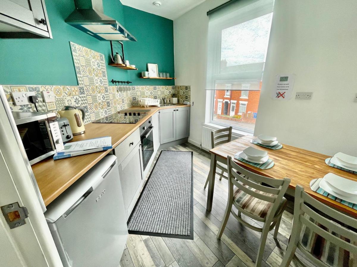 The Corner House - Modern Chesterfield Town Centre Apartments Экстерьер фото